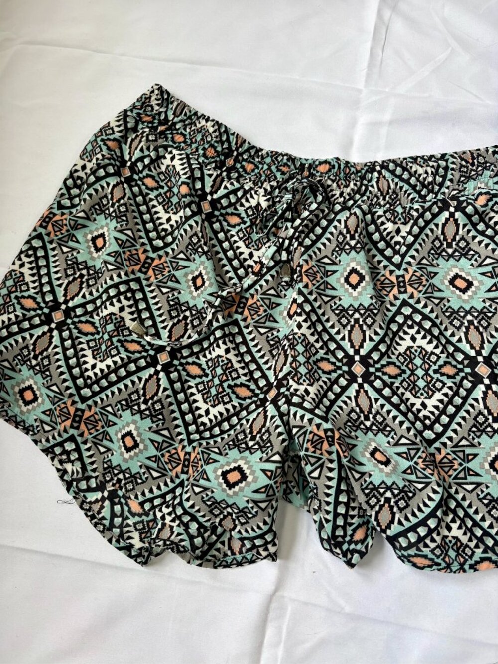 Anthropologie elevenses Aztec Pattern Flowy Shorts with Pockets | Size L
